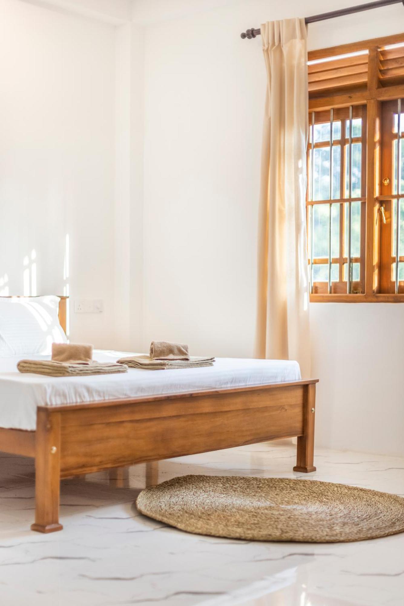 Makai Surf House Hotel Ahangama Eksteriør billede