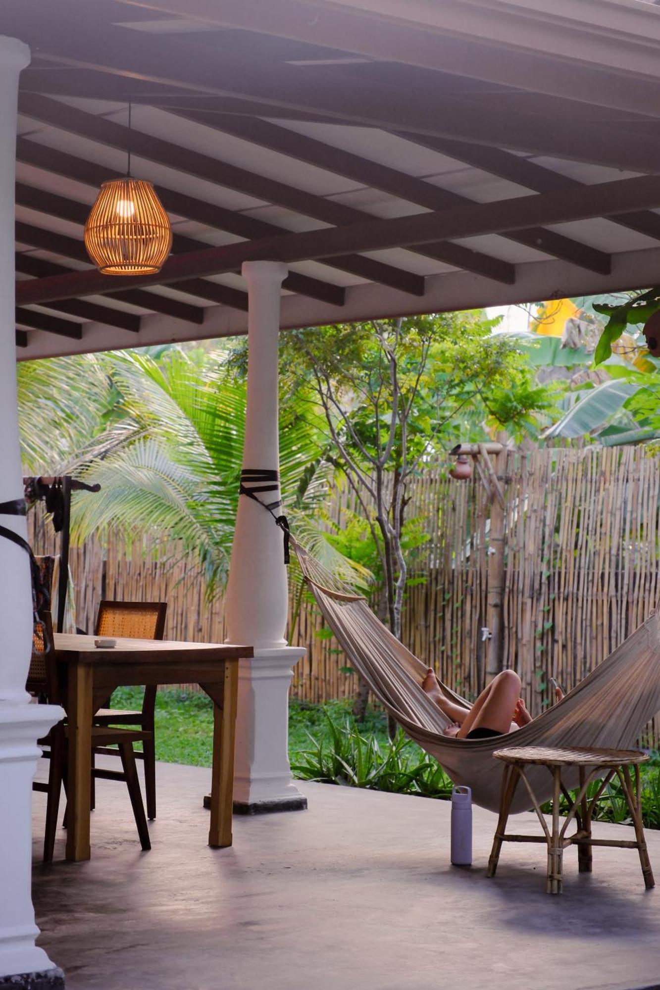 Makai Surf House Hotel Ahangama Eksteriør billede